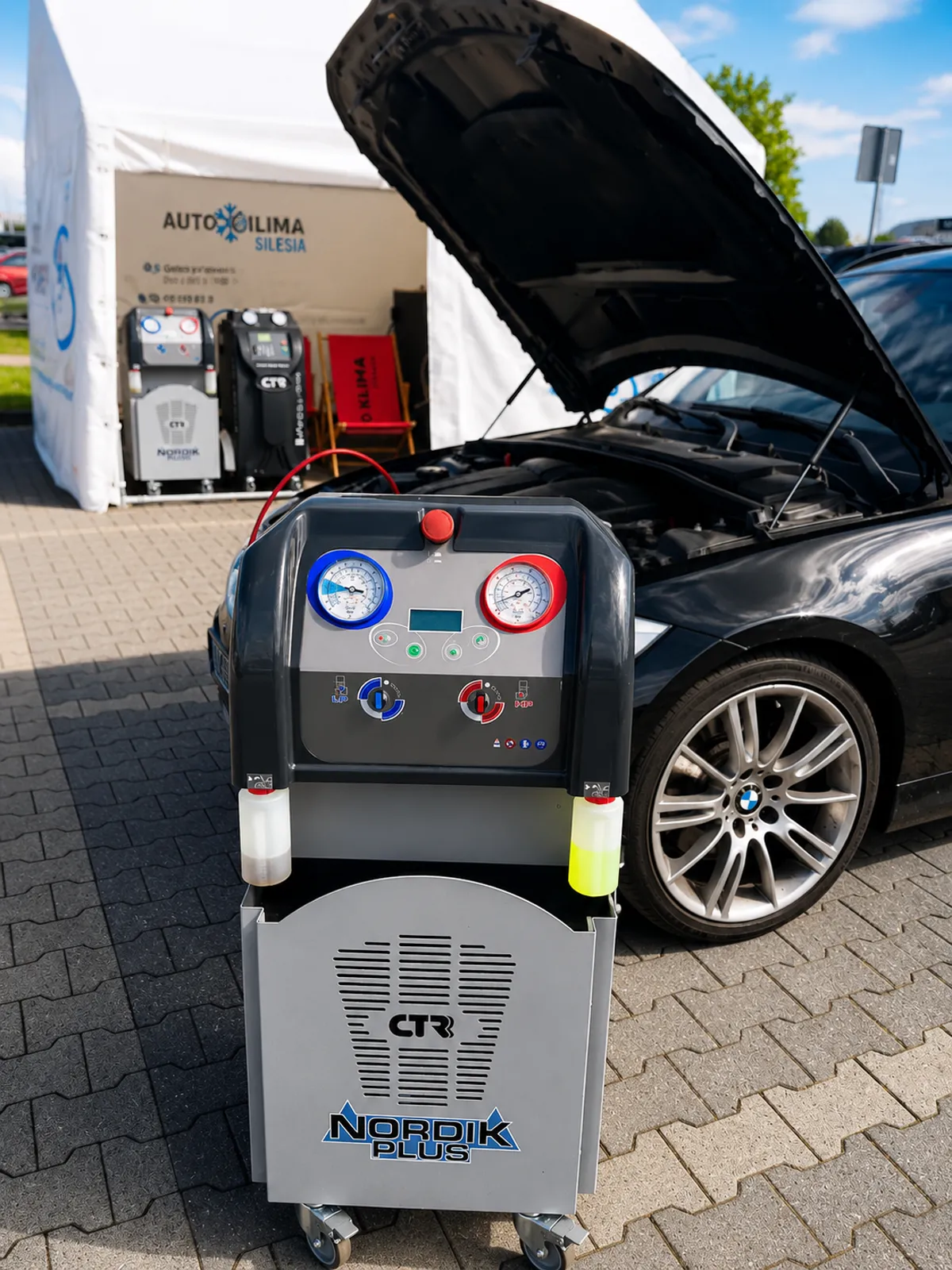 Stanowisko Auto Klima Silesia podczas obsługi klienta